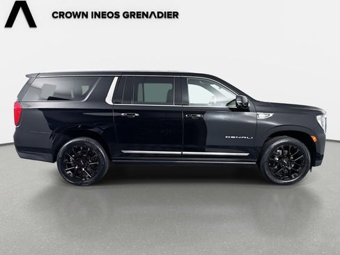 Used 2023 GMC Yukon XL Denali image 5