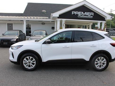 Used 2025 Ford Escape Active AWD/4WD image 4