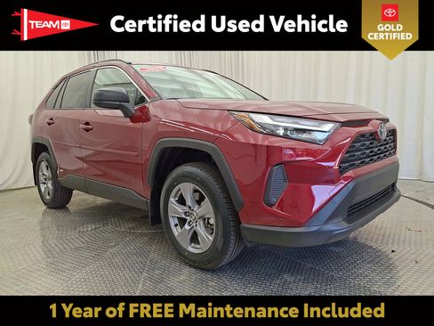 Used 2025 Toyota RAV4 LE AWD/4WD image 1