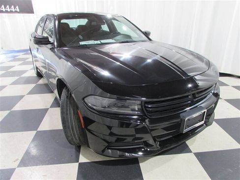 Used 2022 Dodge Charger SXT image 6