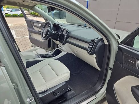 Used 2023 Volvo XC40 B5 Ultimate w/ Climate Package AWD/4WD image 20