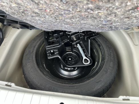 Used 2010 Toyota Prius Five FWD image 29