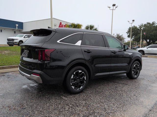 Used 2024 Kia Sorento S w/ Panoramic Sunroof Package FWD image 4