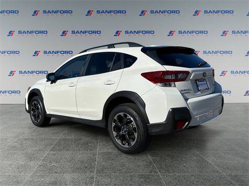 Used 2022 Subaru Crosstrek 2.0i image 3