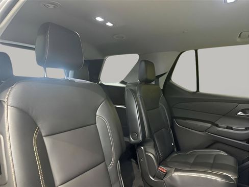 Used 2018 Chevrolet Traverse Premier w/ Driver Confidence II Package FWD image 23
