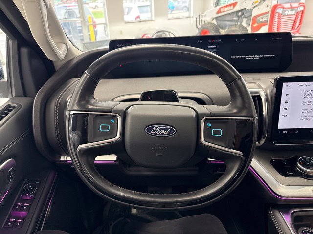 Used 2025 Ford Expedition Platinum AWD/4WD image 34