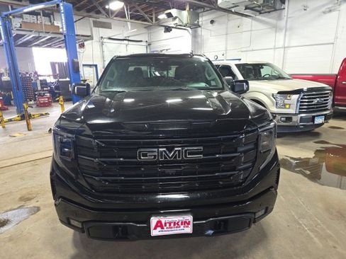 Used 2024 GMC Sierra 1500 Elevation w/ Preferred Package image 3