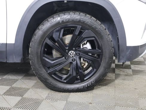 Used 2023 Volkswagen Atlas Cross Sport SE image 19