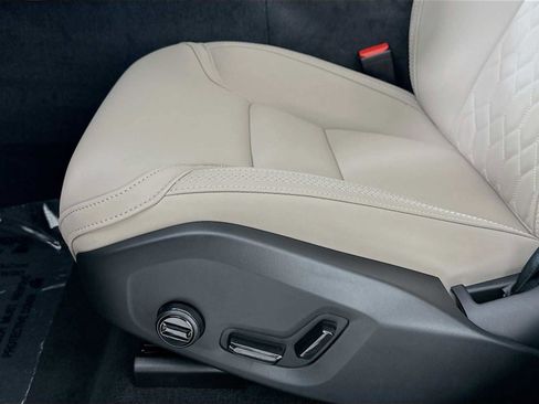 New 2026 Volvo XC60 B5 Plus w/ Protection Package image 17