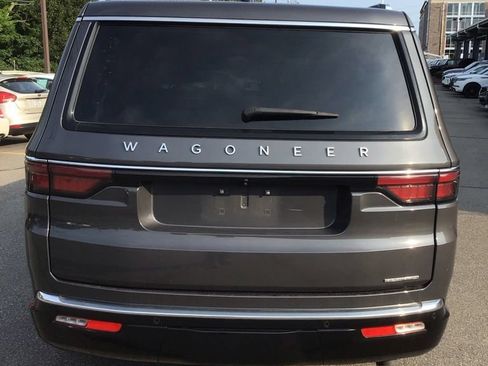 Used 2024 Jeep Wagoneer Series III AWD/4WD image 5
