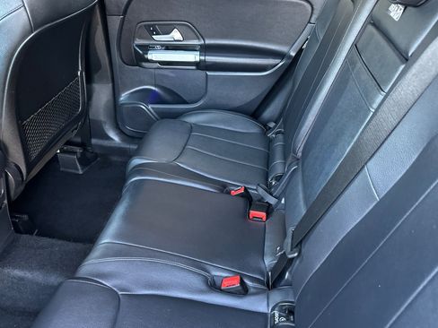 Used 2022 Mercedes-Benz GLB 250 image 12