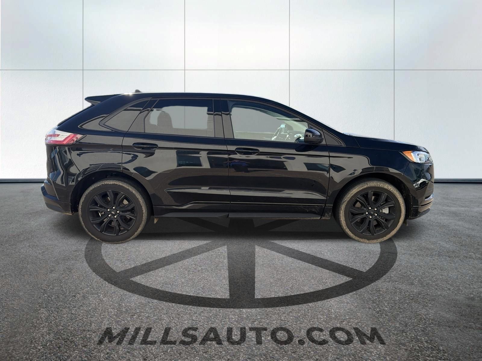 Used 2023 Ford Edge SE w/ Black Appearance Package AWD/4WD image 3