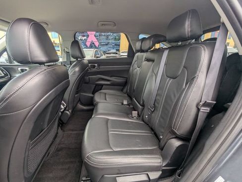 Certified 2024 Kia Sorento LX FWD image 17