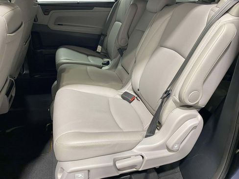 Used 2023 Honda Odyssey Touring image 11