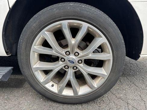 Used 2019 Ford Expedition Max Platinum RWD image 18