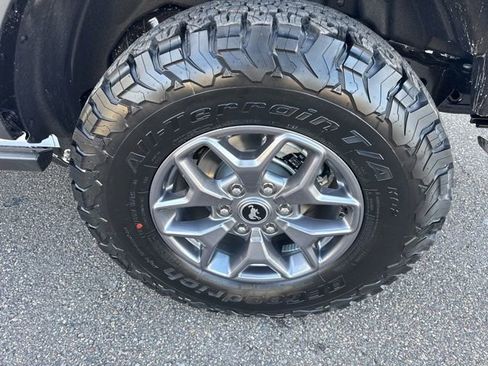 New 2025 Ford Bronco Badlands w/ Black Appearance Package AWD/4WD image 13