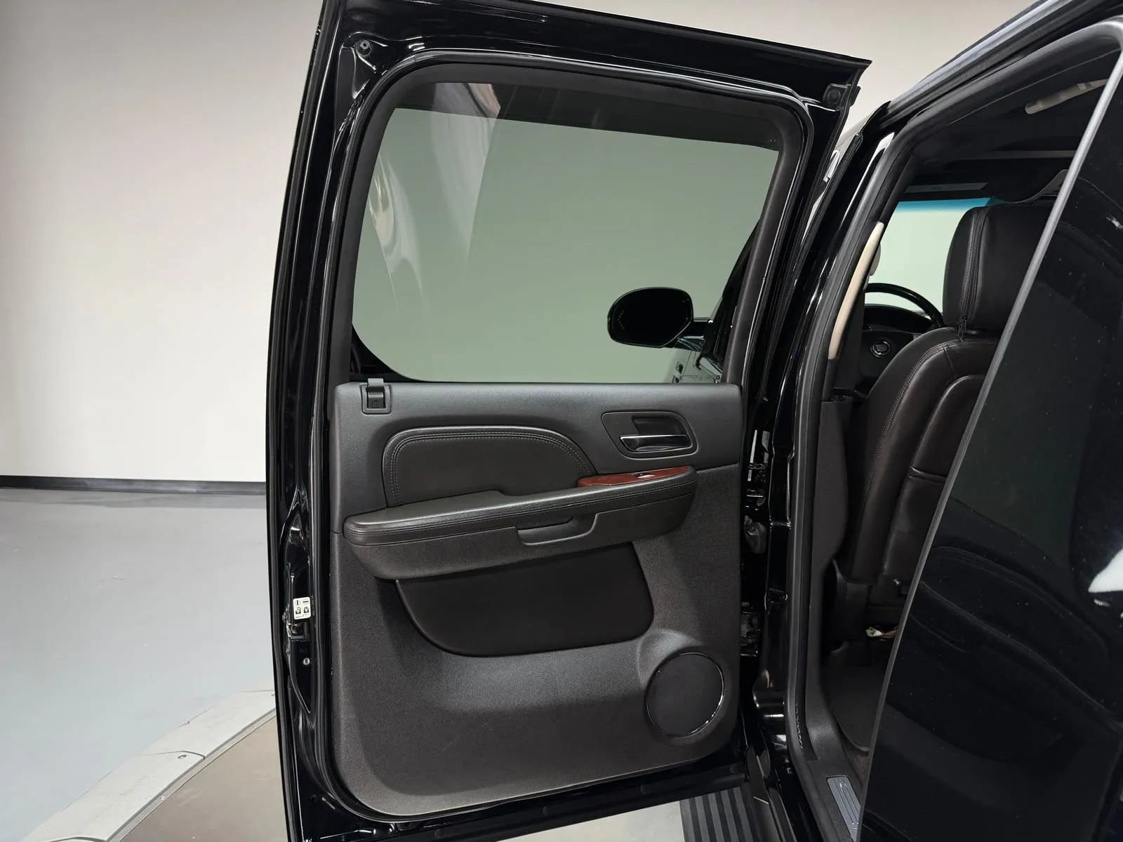 Used 2008 Cadillac Escalade EXT AWD/4WD image 14