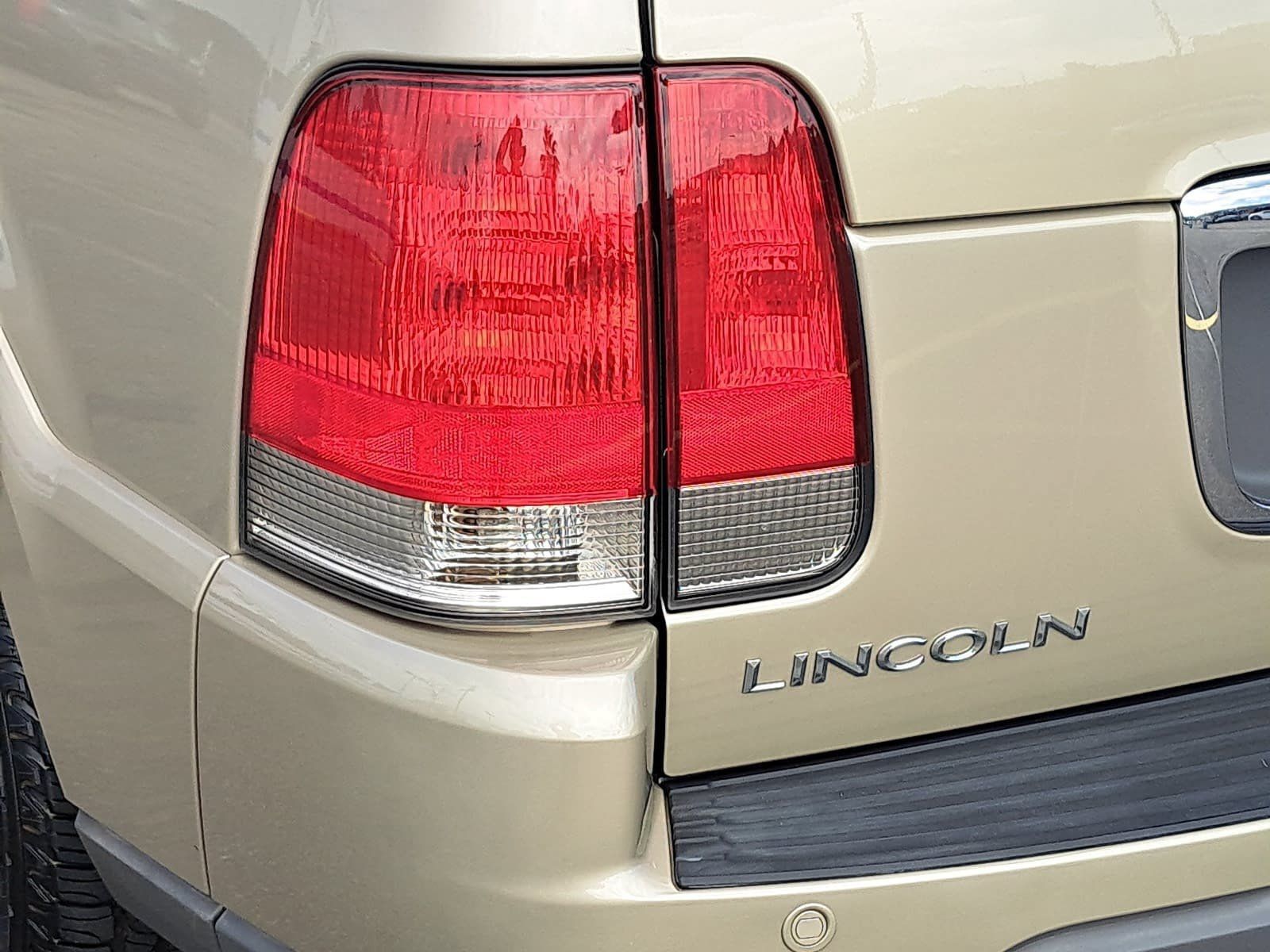 Used 2004 Lincoln Aviator 2WD image 38