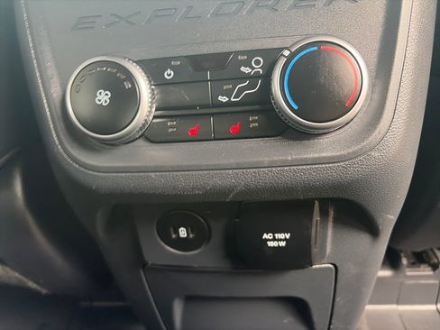 Used 2025 Ford Explorer ST-Line w/ Premium Package image 41