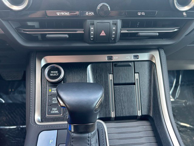 Certified 2025 Lexus GX 550 w/ Accessory Package (CT) AWD/4WD image 16