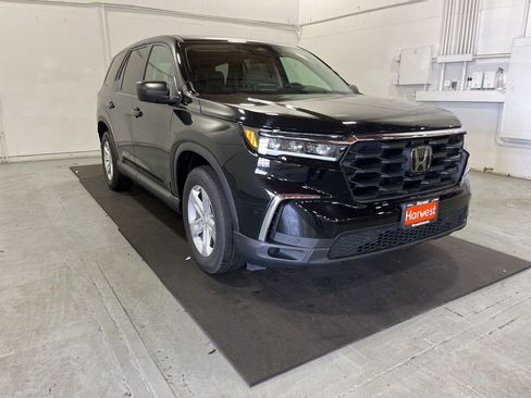 Used 2023 Honda Pilot LX image 1