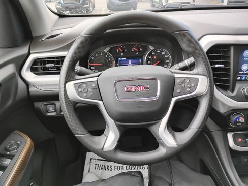 Used 2023 GMC Acadia SLE w/ Driver Convenience Package image 9