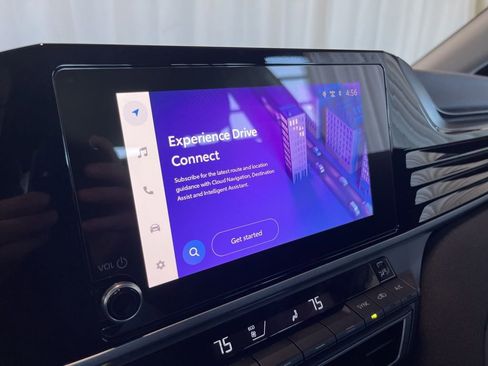 Used 2025 Toyota Camry LE image 11