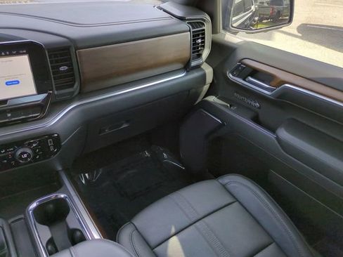 Used 2024 Chevrolet Silverado 1500 High Country image 17