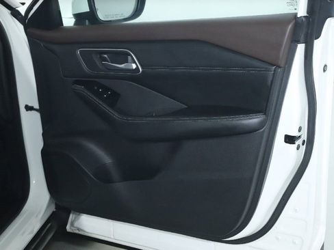 Used 2021 Nissan Rogue SV w/ Premium Package FWD image 35