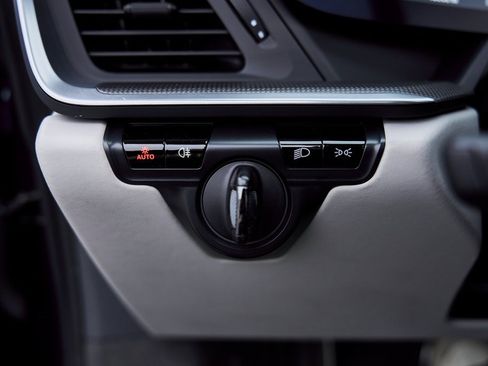 Used 2021 Porsche 911 Turbo S image 45