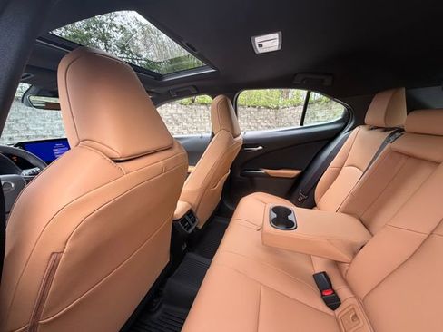 New 2026 Lexus UX 300h AWD image 19