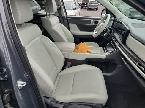 Used 2025 Hyundai Santa Fe SEL FWD image 22