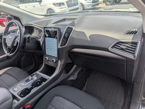 Used 2022 Ford Edge SE w/ Black Appearance Package AWD/4WD image 17