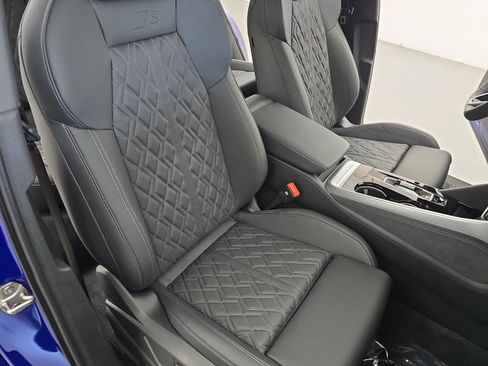 New 2025 Audi SQ5 Prestige image 10