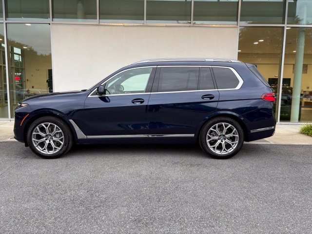Used 2026 BMW X7 xDrive40i AWD/4WD image 2