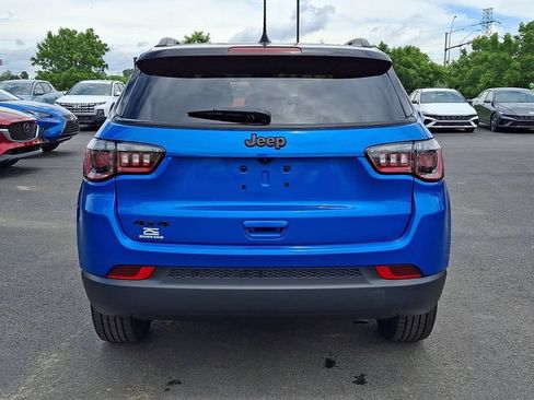 Used 2023 Jeep Compass Latitude w/ Sun and Sound Group AWD/4WD image 5