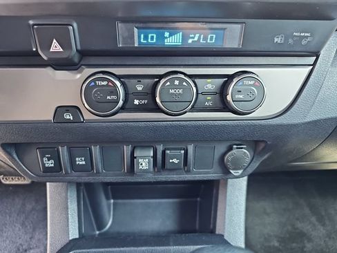 Used 2022 Toyota Tacoma SR5 w/ Technology Package RWD image 25