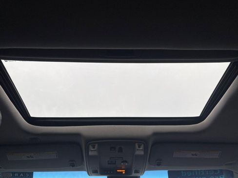 Used 2018 Cadillac Escalade ESV Luxury image 4