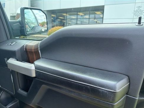 Used 2017 Ford F150 Lariat image 11