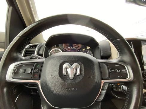 Used 2022 RAM 1500 Laramie AWD/4WD image 15