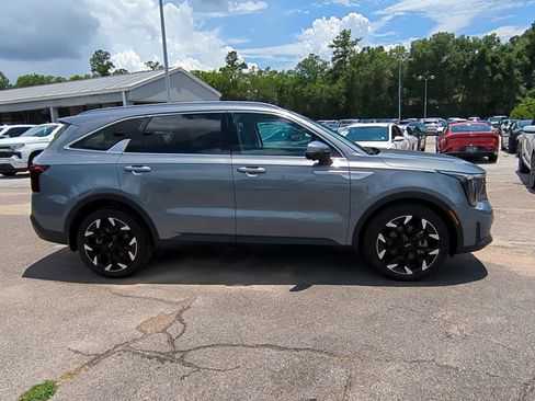 Certified 2025 Kia Sorento SX FWD image 4