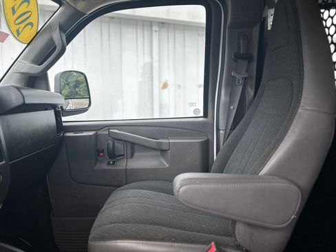 Used 2024 Chevrolet Express 2500 w/ Driver Convenience Package RWD image 8