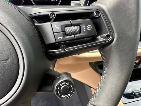 Used 2026 Porsche Cayenne E-Hybrid AWD/4WD image 26
