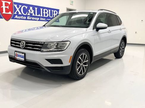 Used 2018 Volkswagen Tiguan SE w/ Panoramic Sunroof Package AWD/4WD image 4