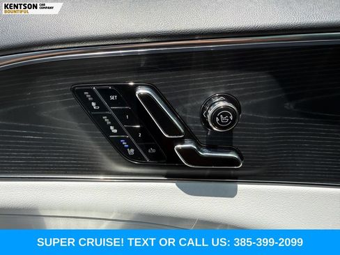 Used 2024 Cadillac Lyriq Sport AWD/4WD image 19