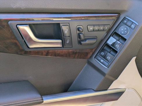 Used 2015 Mercedes-Benz GLK 350 2WD image 2