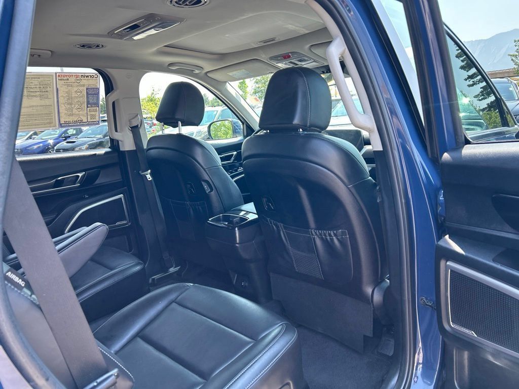 Used 2025 Kia Telluride S AWD/4WD image 14