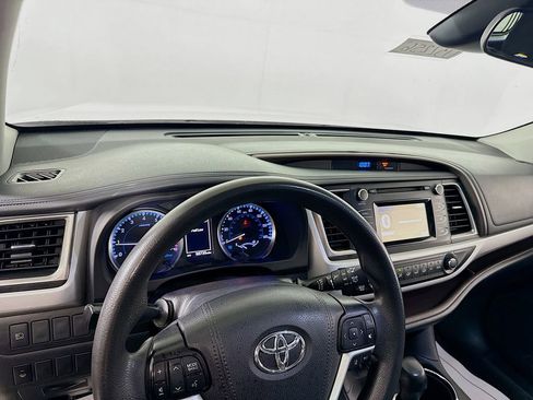 Used 2019 Toyota Highlander LE image 9