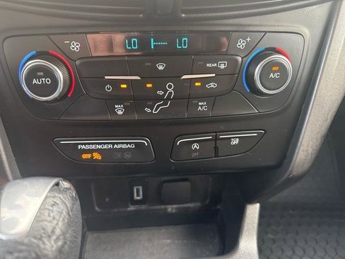 Used 2017 Ford Escape SE image 12