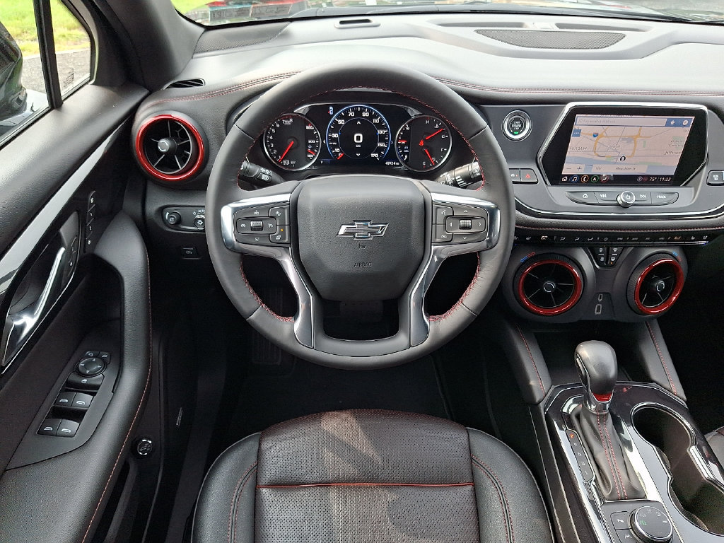 Used 2022 Chevrolet Blazer RS w/ Enhanced Convenience Package AWD/4WD image 2